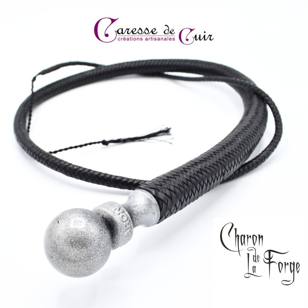Fouet-Charon-noir-boule-caressedecuir-1
