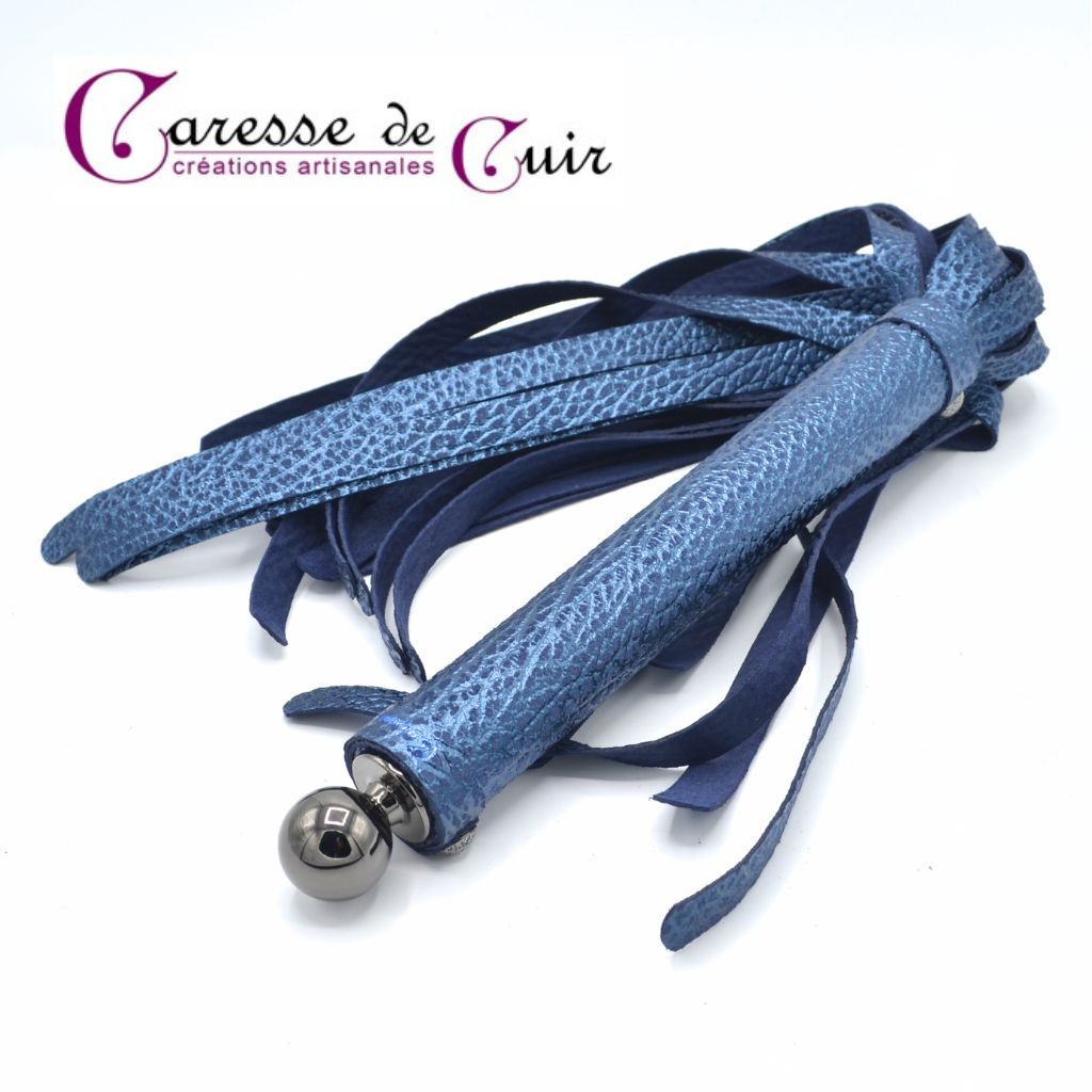 Martinet cuir embossé brillant bleu