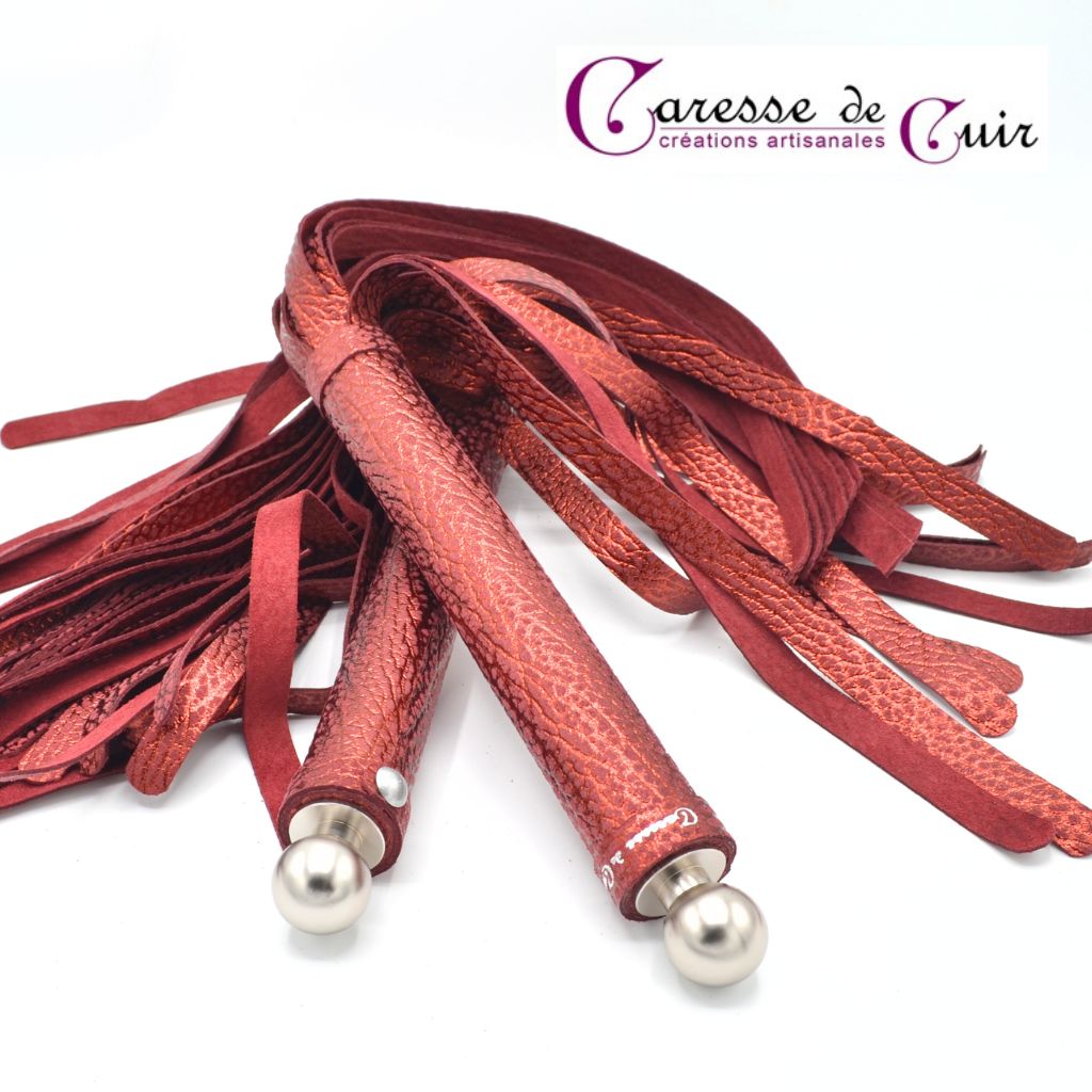 Martinet-cuir-rouge-brillant-caresse-de-cuir-3