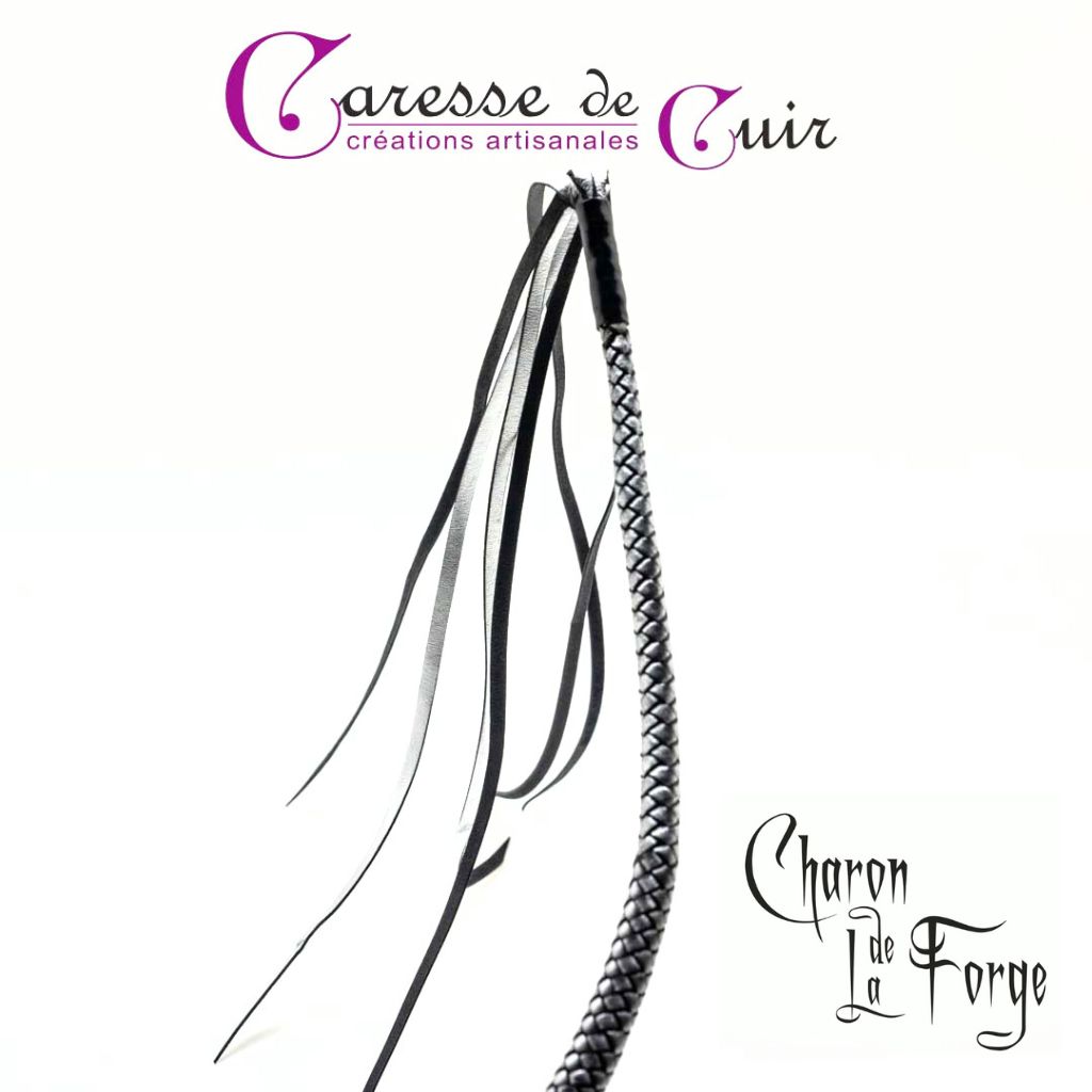 Mini-fouet-charon-noir-argent-caressedecuir-1
