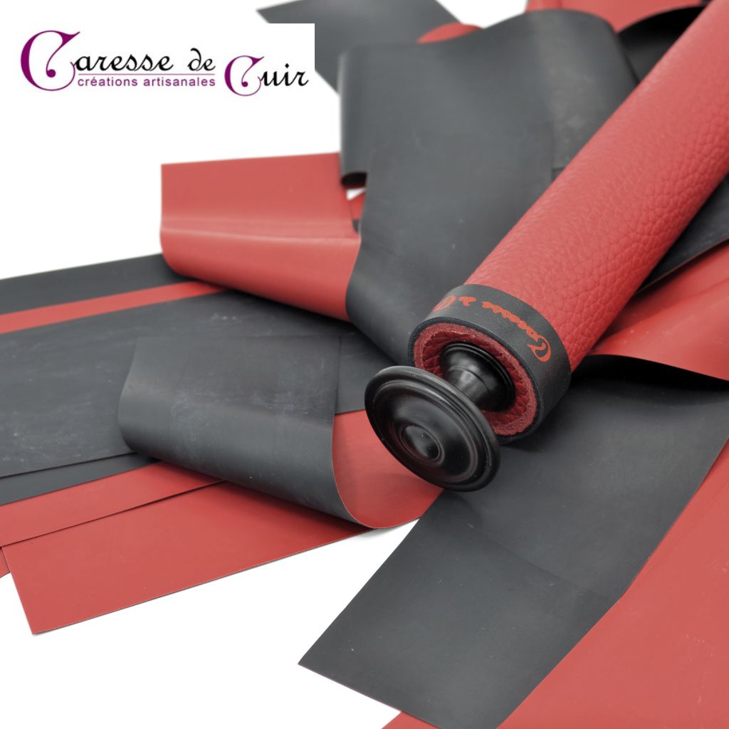 Martinet-latex-noir-rouge-caressedecuir-1