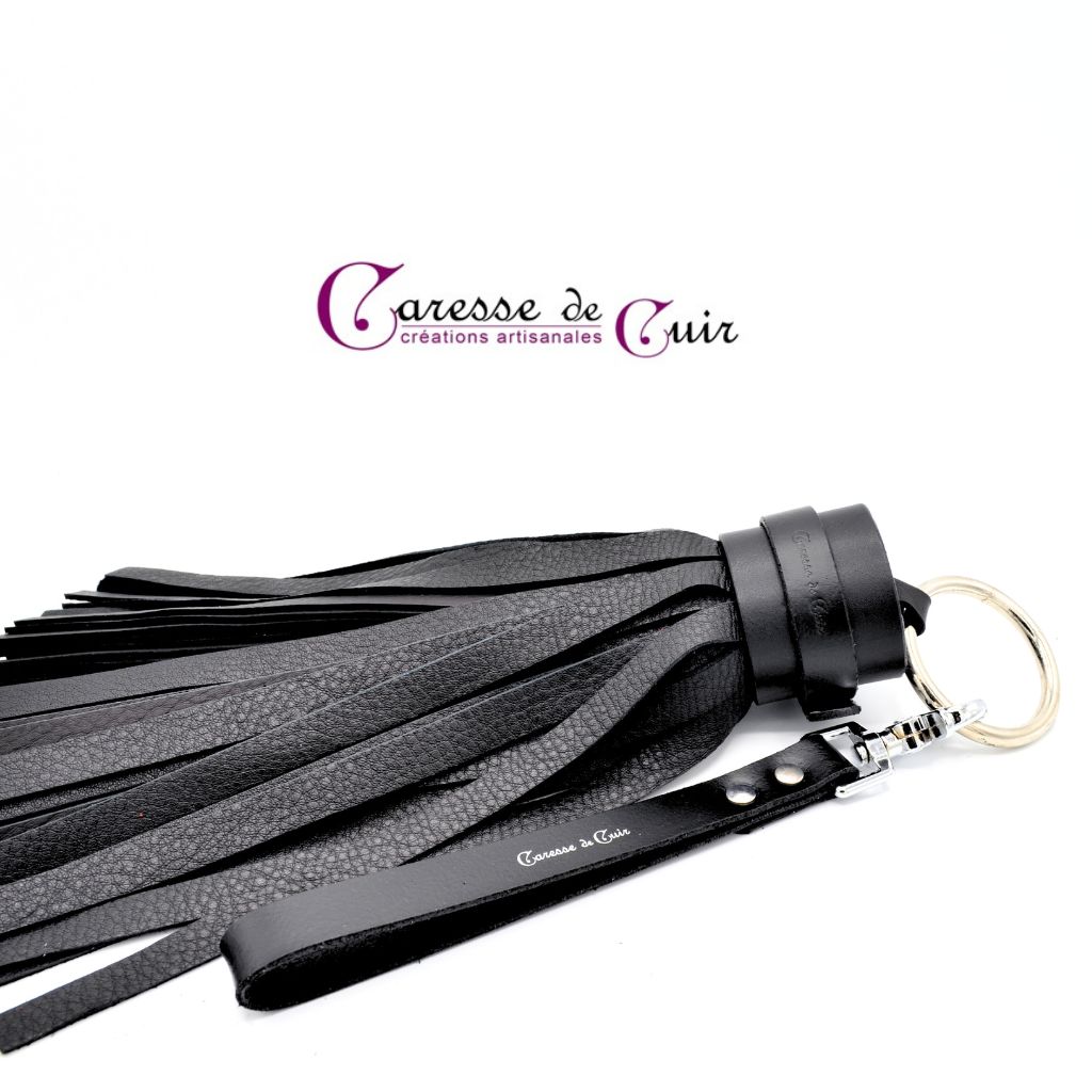 Martinet-cuir-double-sensation-caresse-de-cuir-3