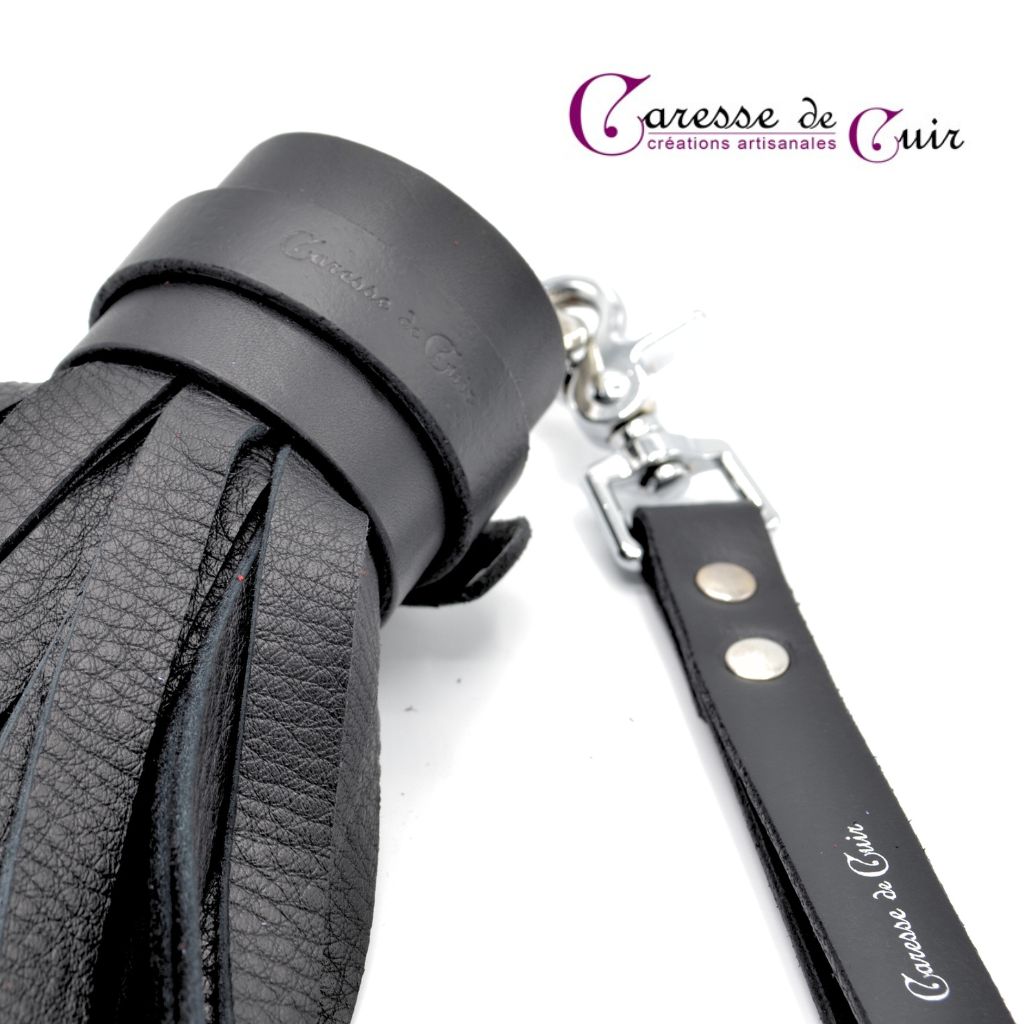 Martinet-cuir-double-sensation-caresse-de-cuir-4