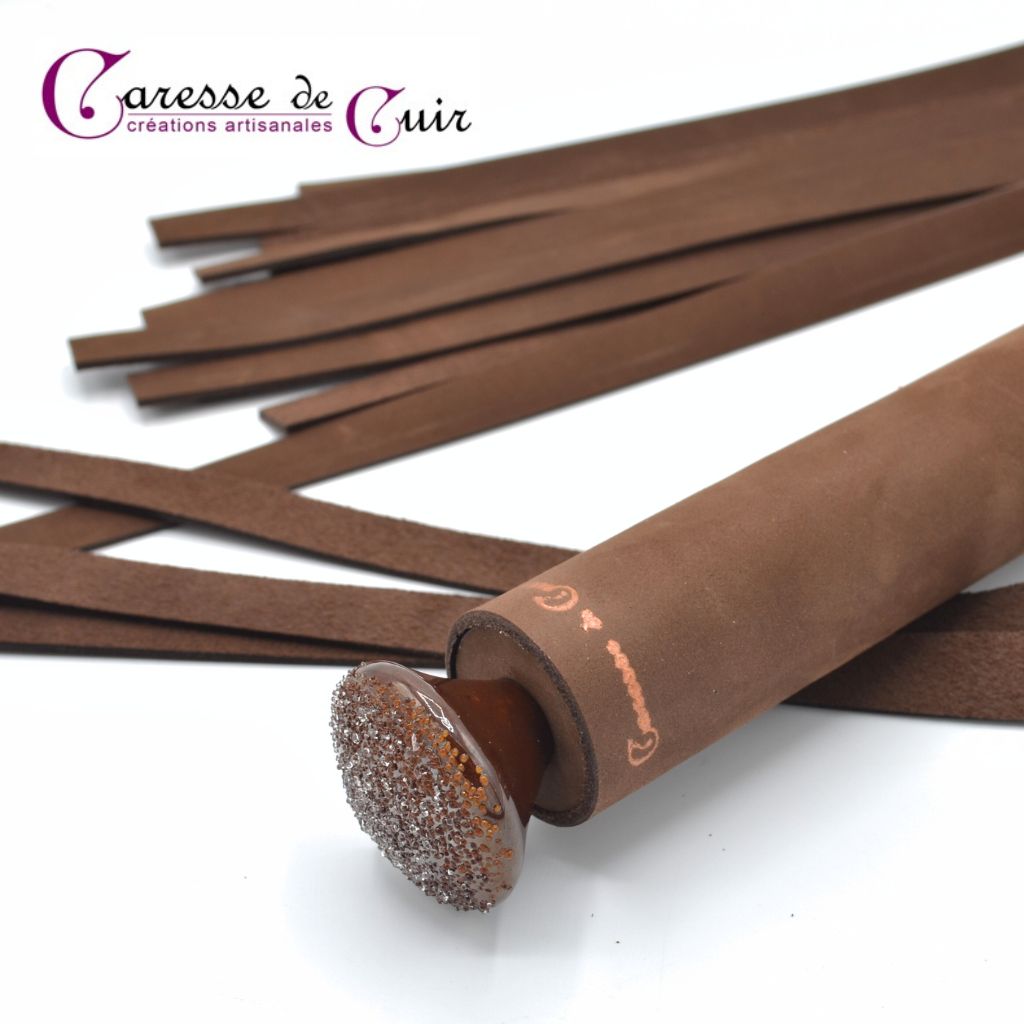 Martinet marron cuir et couture - Pommeau pailleté
