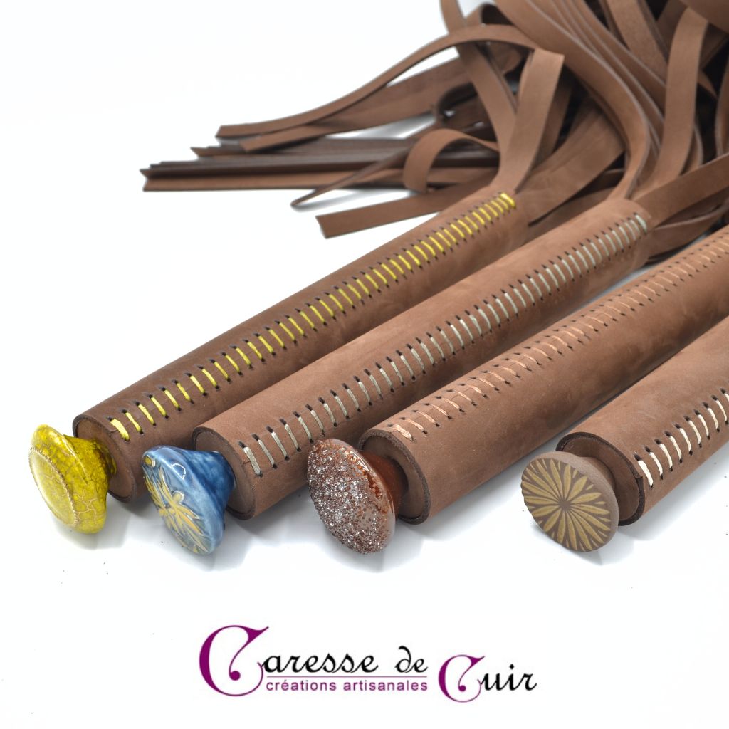 Quatre-martinets-cuir-marron-couture-caresse-de-cuir-1