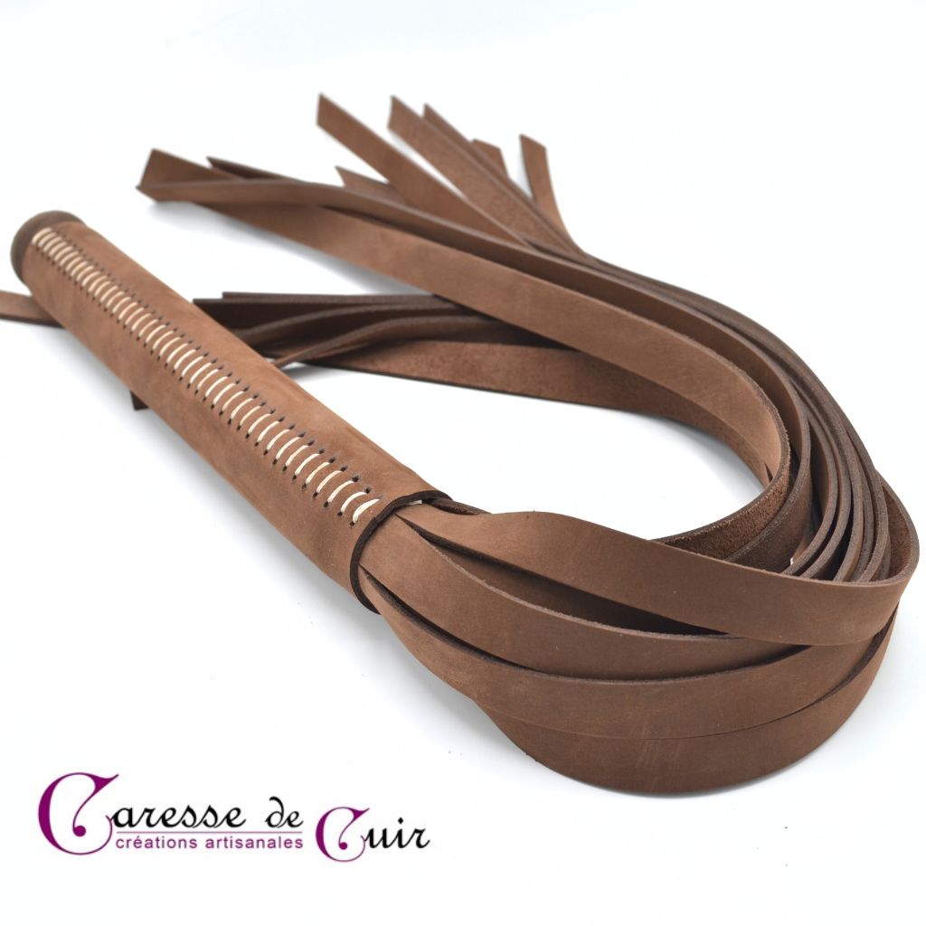 Martinet-cuir-marron-couture-pommeau-marron-caresse-de-cuir-3