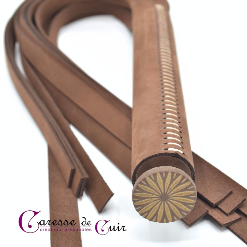 Martinet-cuir-marron-couture-pommeau-marron-caresse-de-cuir-1