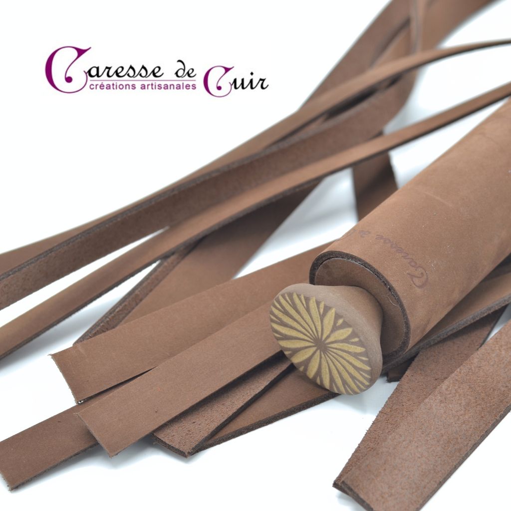 Martinet-cuir-marron-couture-pommeau-marron-caresse-de-cuir-2