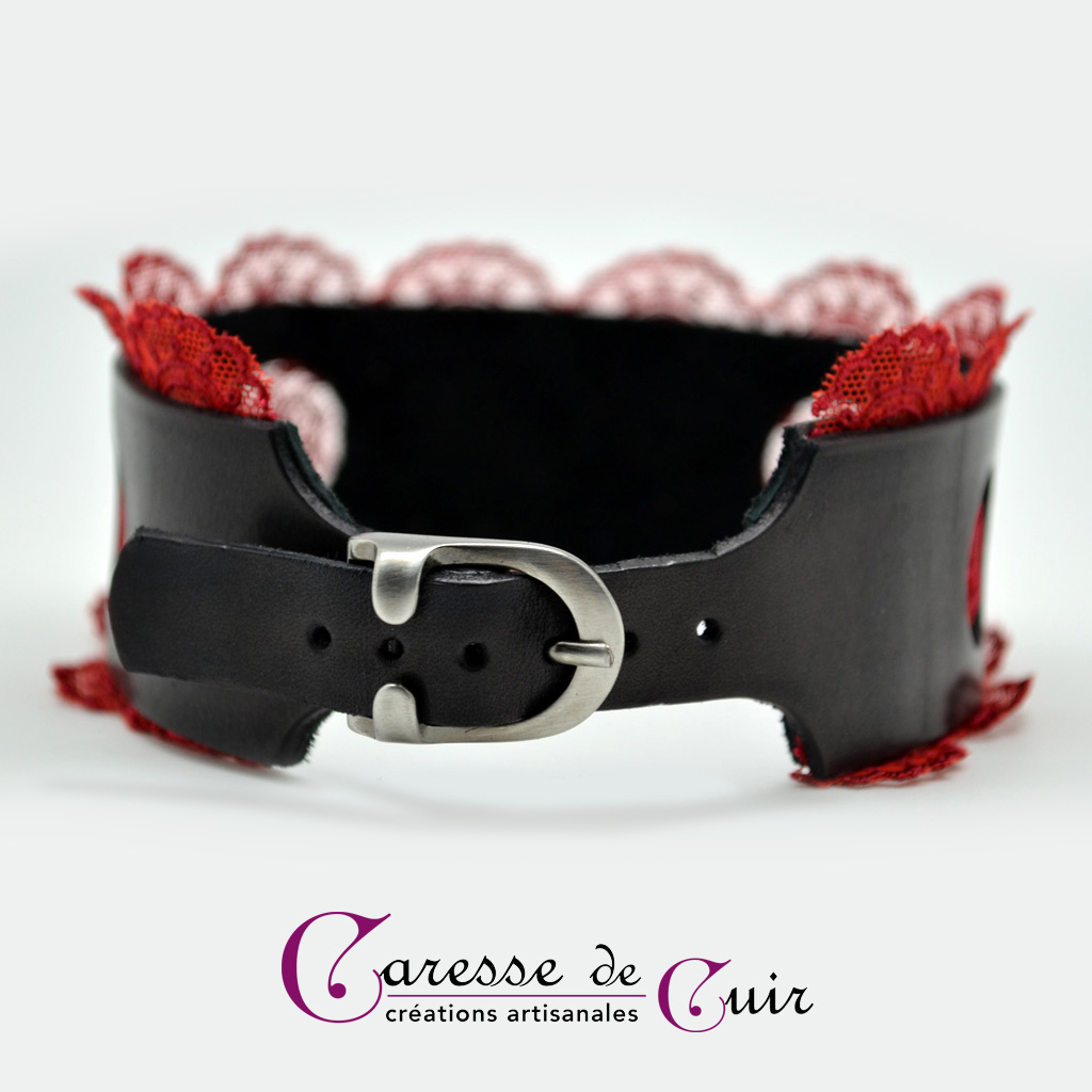 collier-cuir-sm-dentelle-rouge-noir-anneau-2