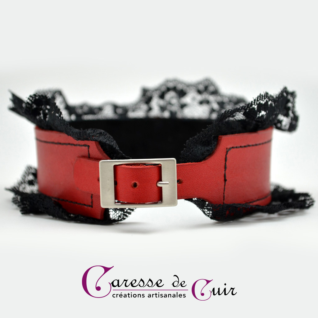 collier-tour-de-cou-SM-cuir-rouge-dentelle-noire-4