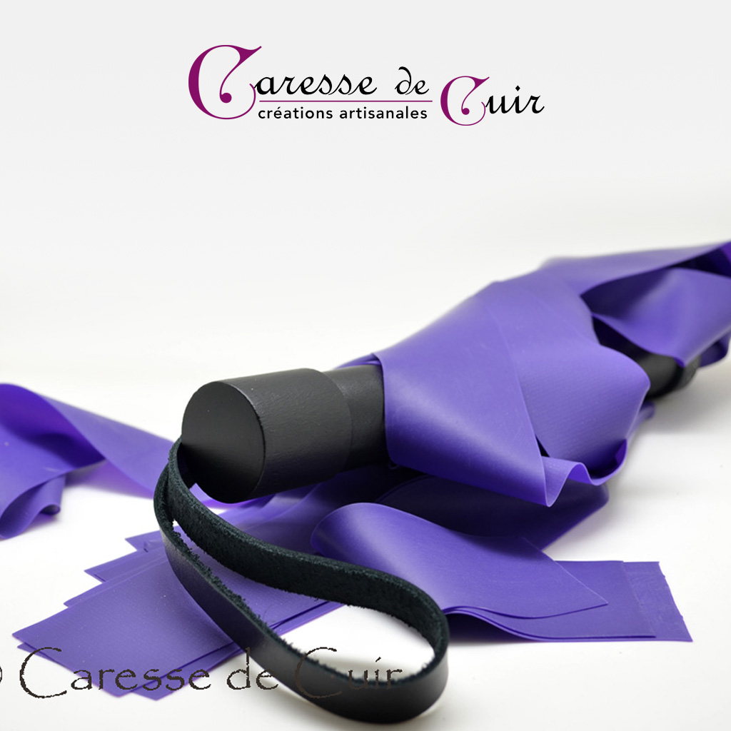 martinet-latex-mauve-cuir-noir-caressedecuir-2