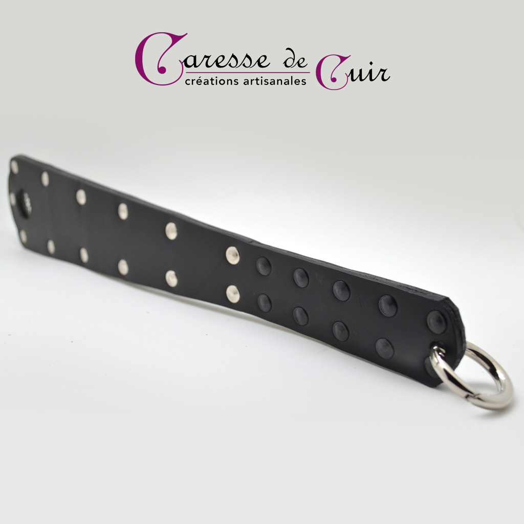 paddle-cuir-noir-dentelle-anneau-mousqueton-4