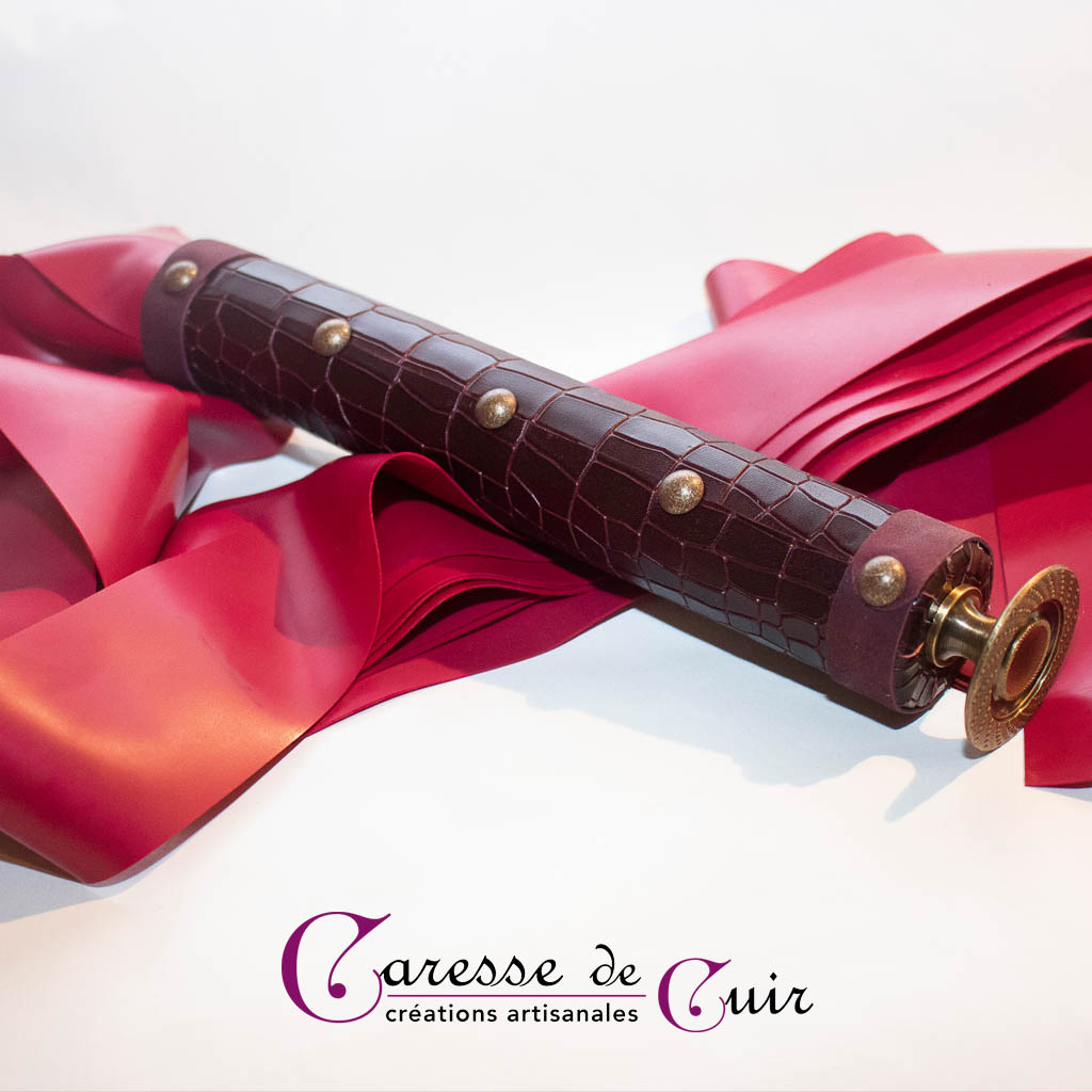 martinet-latex-cuir-bordeaux-1