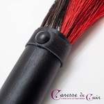 martinet-crin-rouge-noir-caresse-de-cuir-2