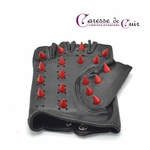 Gants-clous-noir-caresse-de-cuir