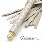 Martinet-cuir-argenté-doré-brillant-caresse-de-cuir-1