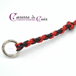Martinet-tout-cuir-manche-tresse-caresse-de-cuir-rouge-noir-1