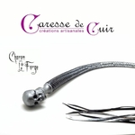 Mini-fouet-charon-noir-argent-caressedecuir-2