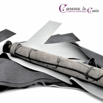 Grand-martinet-latex-bicolore noir-gris-caresse-de-cuir-1