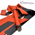 Grand-martinet-latex-bicolore-noir-rouge-caresse-de-cuir-3