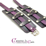 paire-de-bracelets-sm-cuir-noir-violet-1