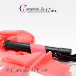 martinet-latex-rose-cuir-noir-caressedecuir-3