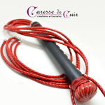 martinet-cuir-rouge-noir-tressé-caressedecuir-1