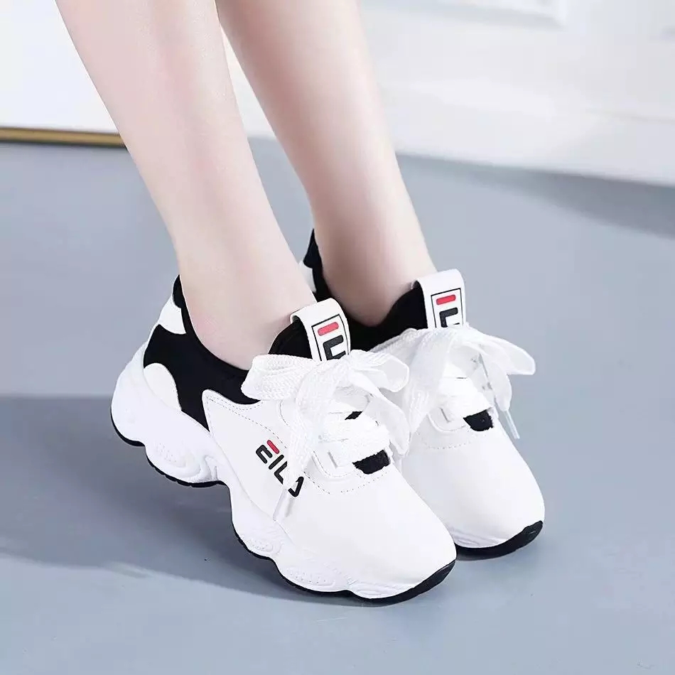 chaussure grise et rose