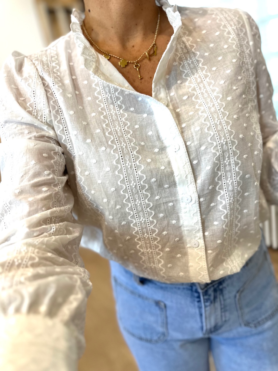 blouse blanche brodée