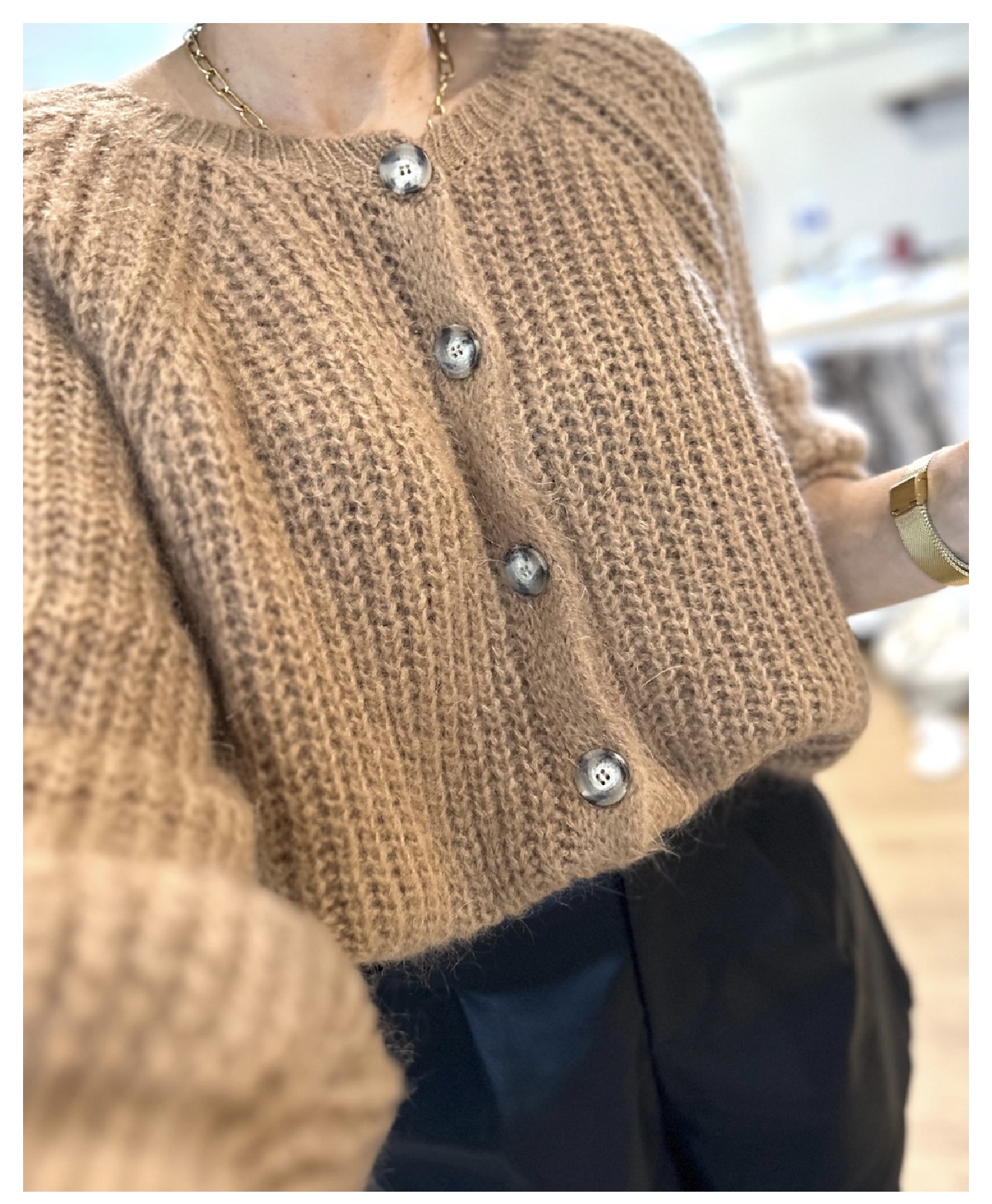 gilet col rond camel