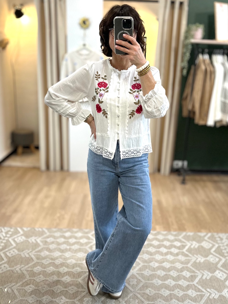 blouse blanche brodée
