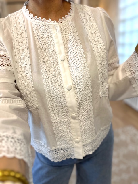 blouse blanche brodée
