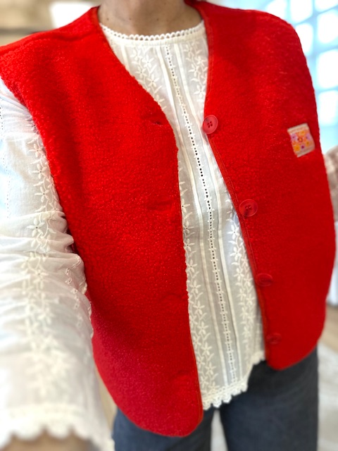 GILET SANS MANCHE ROUGE