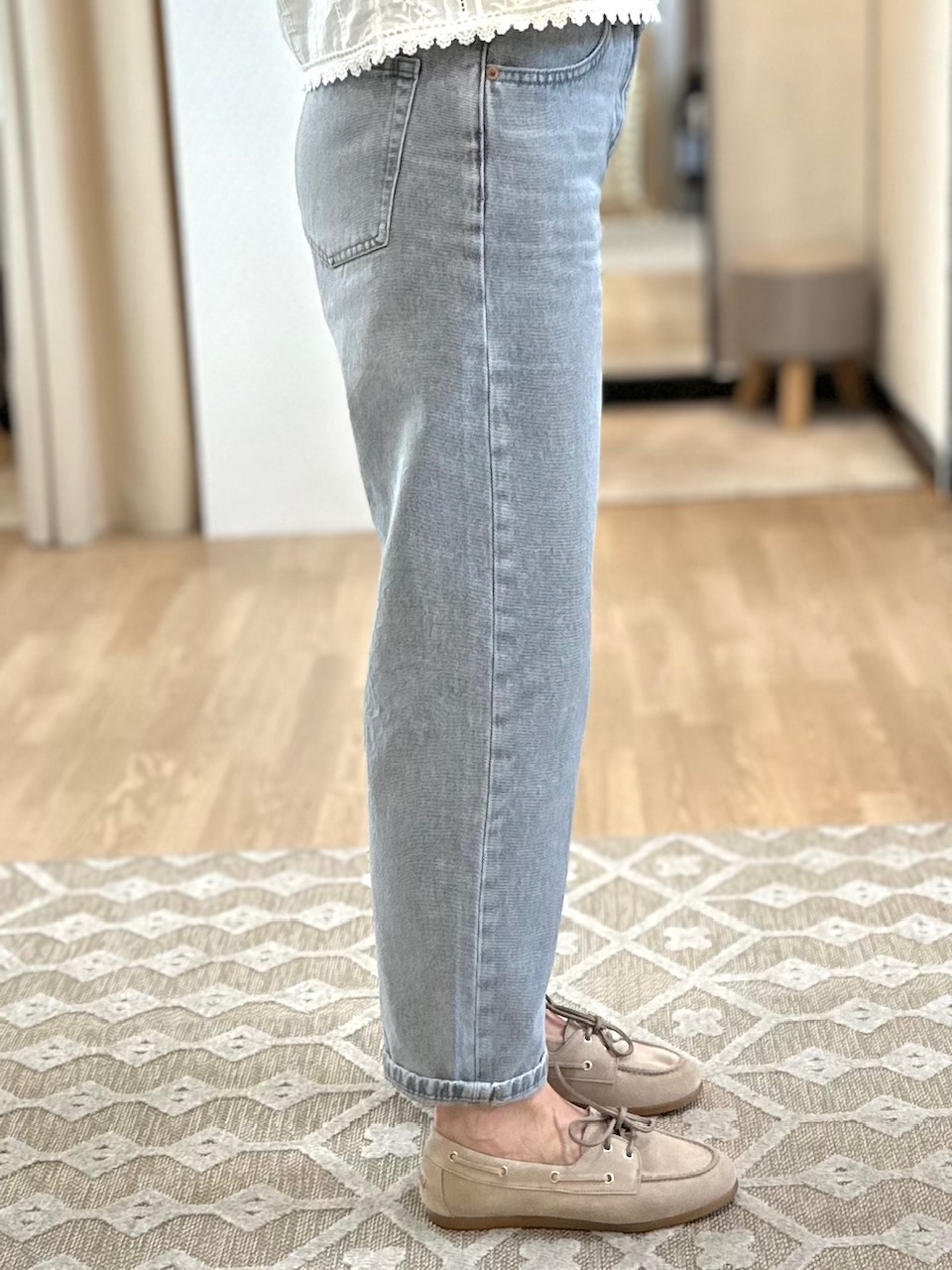 jean gris mom fit