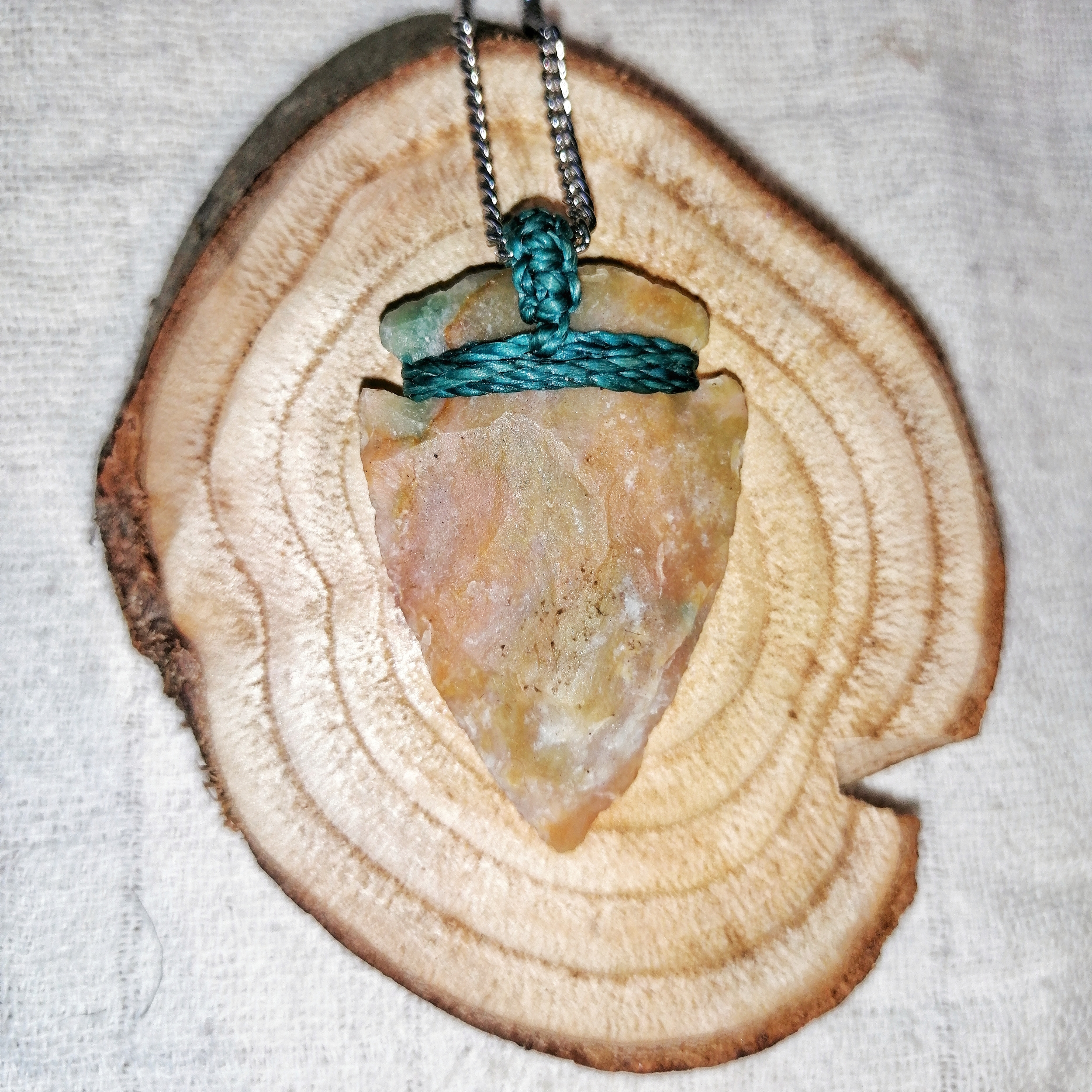 Pendentif pointe de flèche Equilibre de l\'énergie en Agate