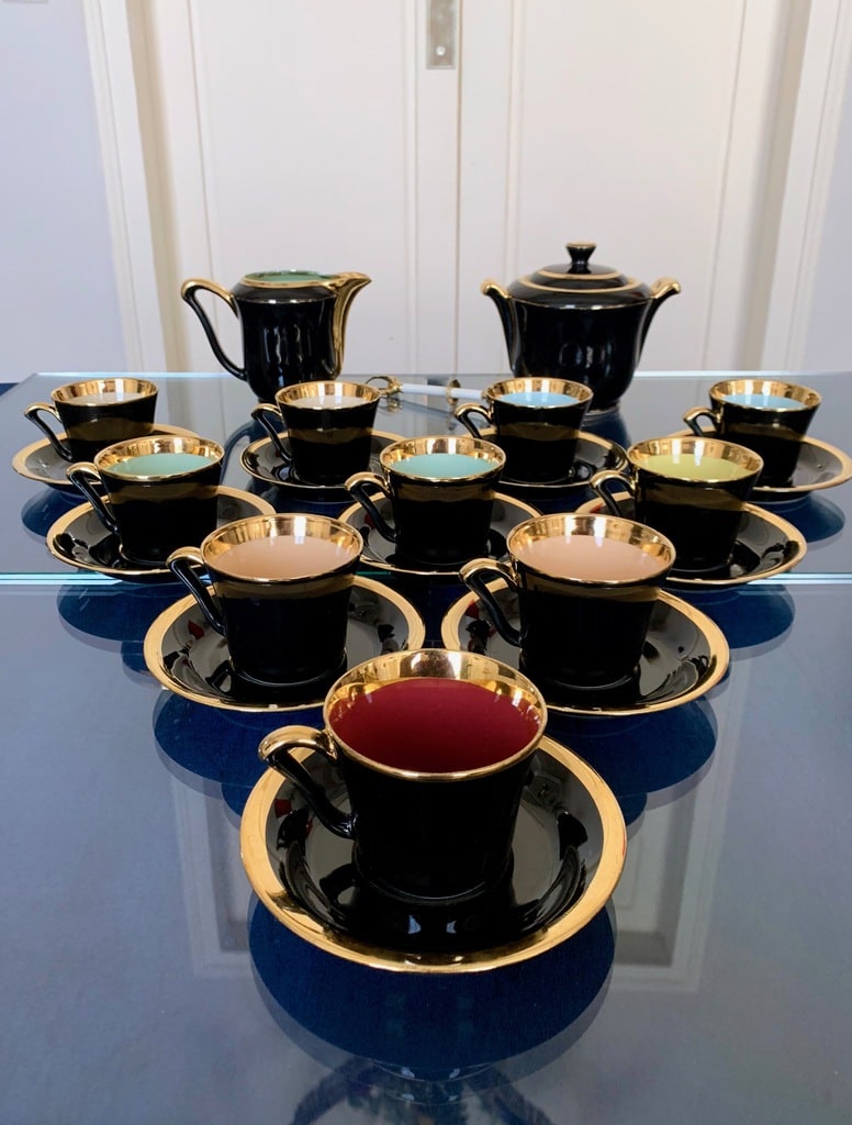service-cafe-art-deco-tasse-noire-et-colore