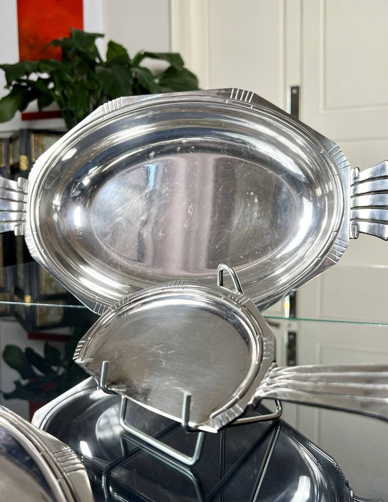 corbeille-a-pain-art-deco-en-metal-argente-vaisselle-moderne-20-siecle-art-de-la-table