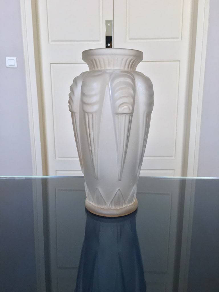 vase-art-deco-verre-depoli-antiquaire-brocante-en-ligne