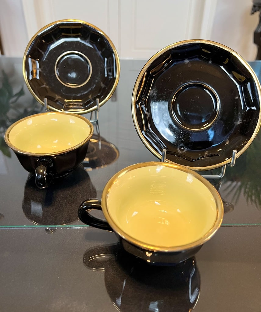 tasses-ancienne-bistrot-vaisselle-vintage-the-cafe-noir-jaune-or-brocante-en-ligne