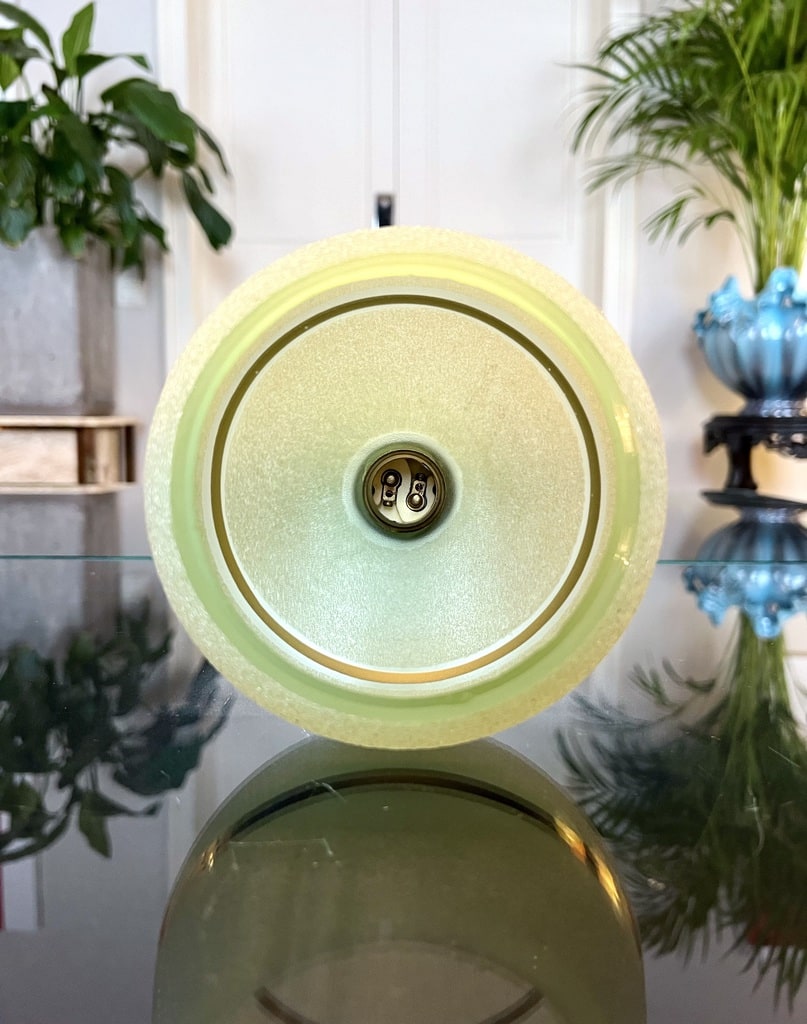 globe-lampe-verre-granite-vert-et-dore-luminaire-vintage-brocante-en-ligne-antiquites