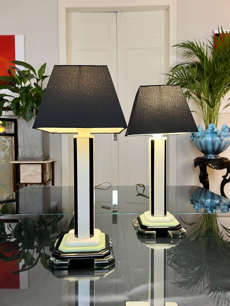 lampes-vintage-epoque-art-deco-design-modernsite-opaline-blanc-noir-vert-deco-20e-siecle-antiquites-brocante-en-ligne