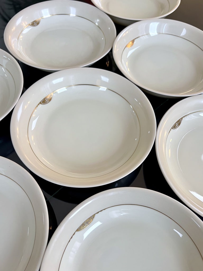 assiettes-creuses-service-d-table-porcelaine-monogrammes-art-deco-style-1930-rouard-paris