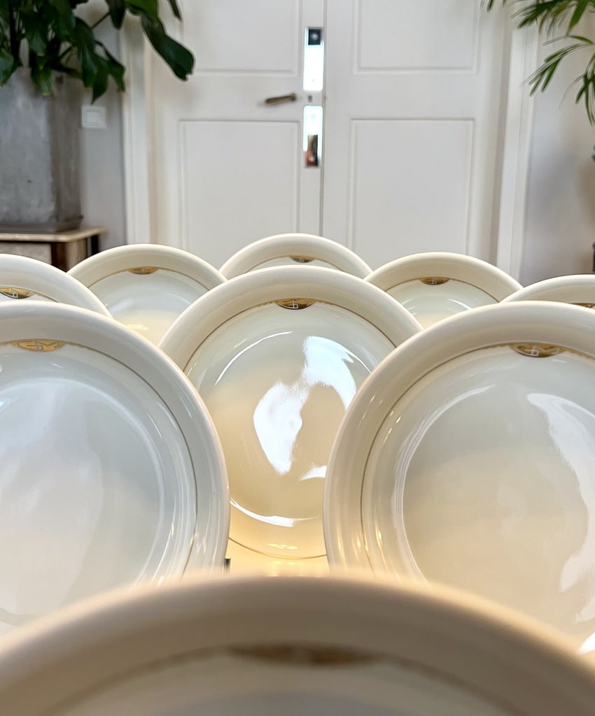 Assiettes à potage en porcelaine monogrammes GM - Décor Rouard Paris - Art Déco