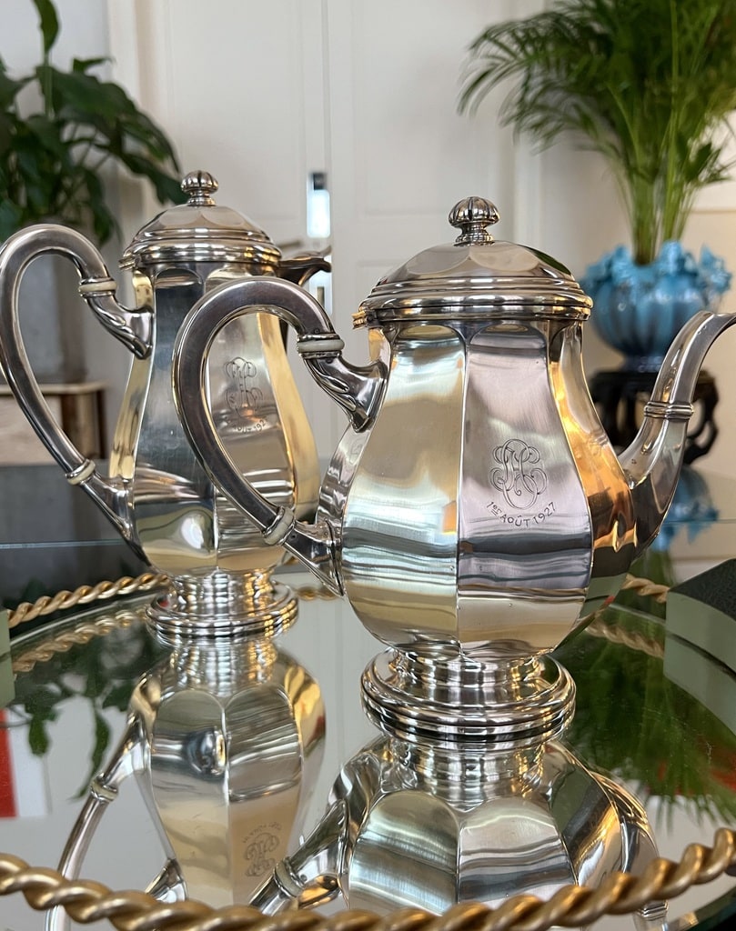 theiere-et-verseuse-metal-argente-monogrammes-orfevre-saglier-freres-art-deco-service-de-mariage-antiquites-brocante