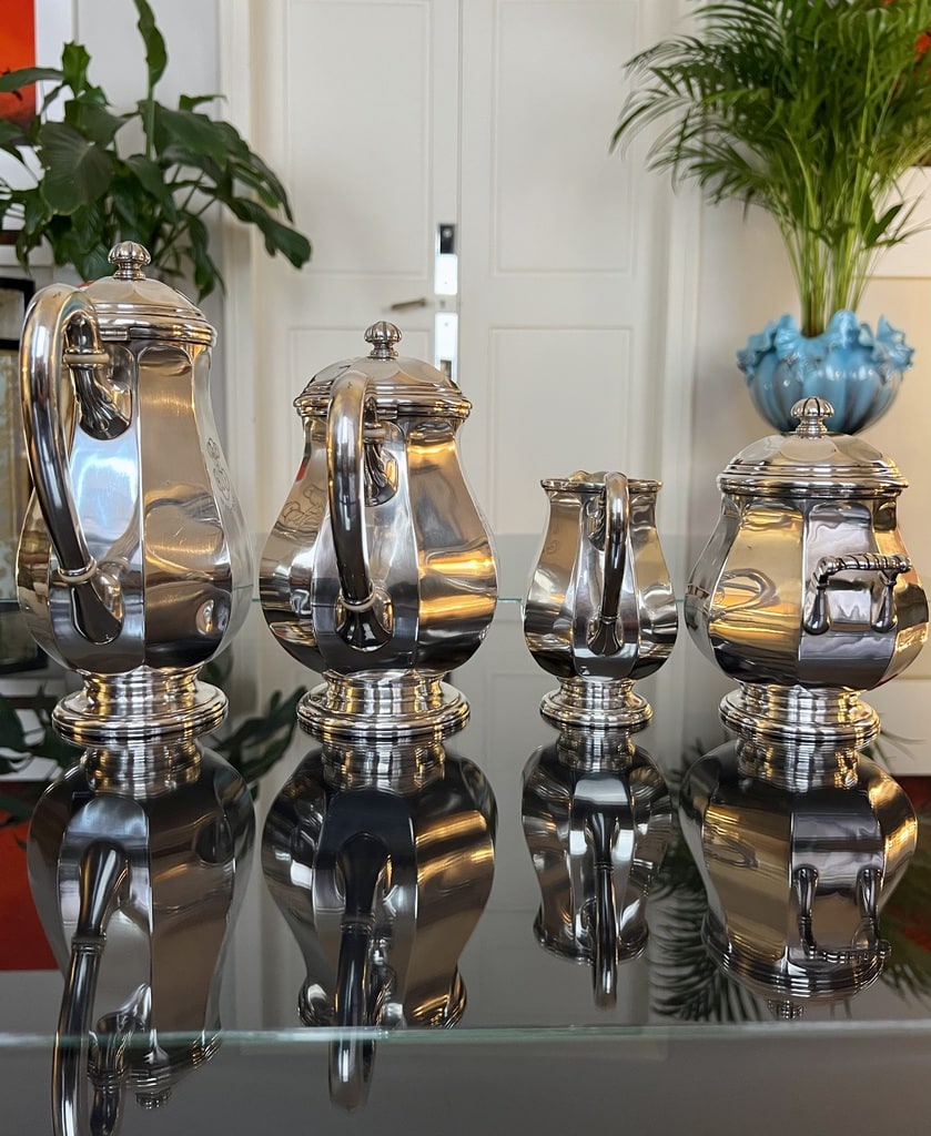 theiere-verseuse-sucrier-cremier-metal-argente-argenterie-ancienne-art-deco-orfevre-saglier-monogrammes-antiquites