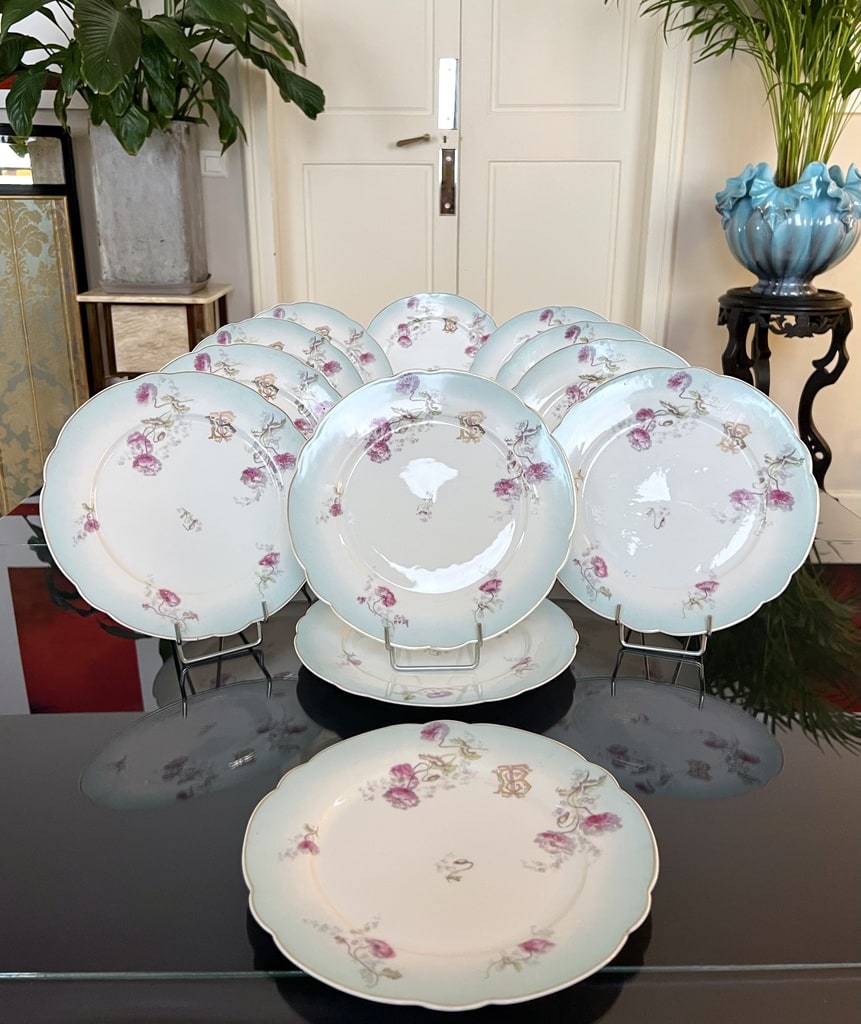 service assiettes plates porcelaine monogrammes or fin 19e siecle antiquites brocante