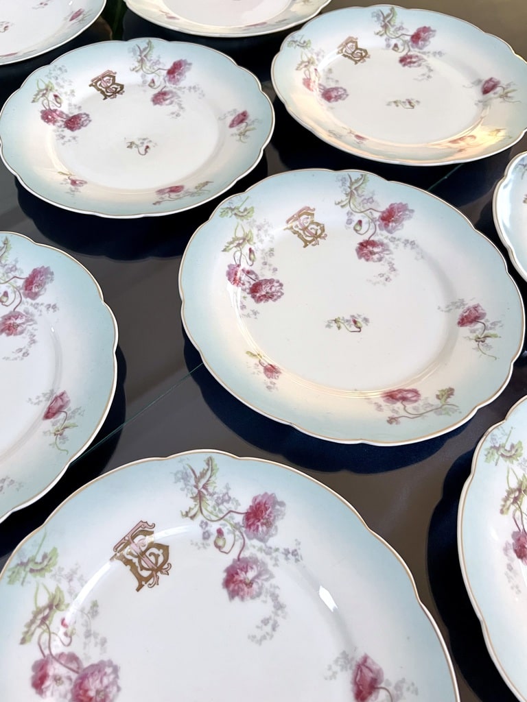 Assiette porcelaine décor fleurs bleues