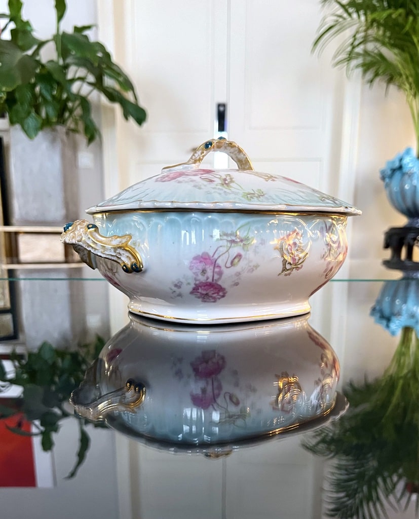 legumier-plat-de-service-porcelaine-monogrammes-art-de-la-table-vaisselle-ancienne-antiquaire-brocante-en-ligne