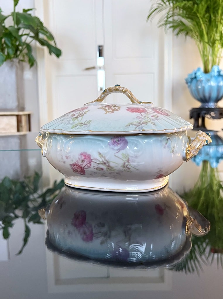 soupiere-porcelaine-monogrammes-service-de-table-19e-siecle-antiquites-brocante