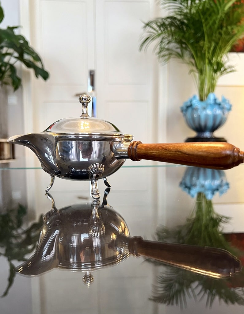 sauciere-metal-argente-avec-manche-bois-art-de-la-table-vaisselle-ancienne-antiquites-brocante-en-ligne